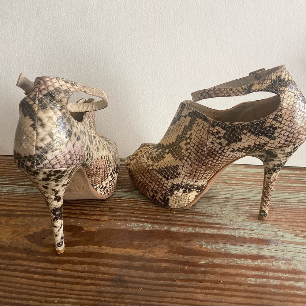 Dollhouse verdict 107 metallic snakeskin heels size 8 - Picture 7 of 12